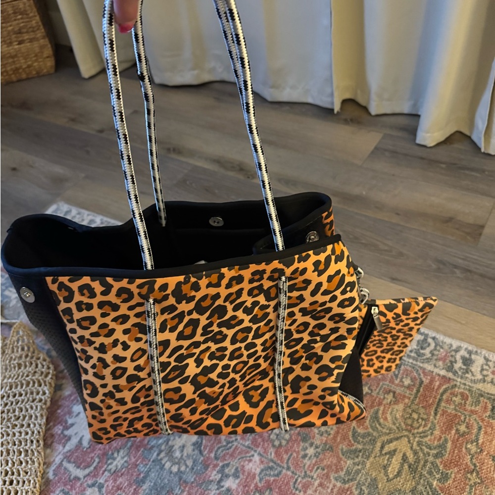 Leopard Print Tote Bag with Matching Pouch - Brown Beach Bag or everyday - Picture 2 of 3